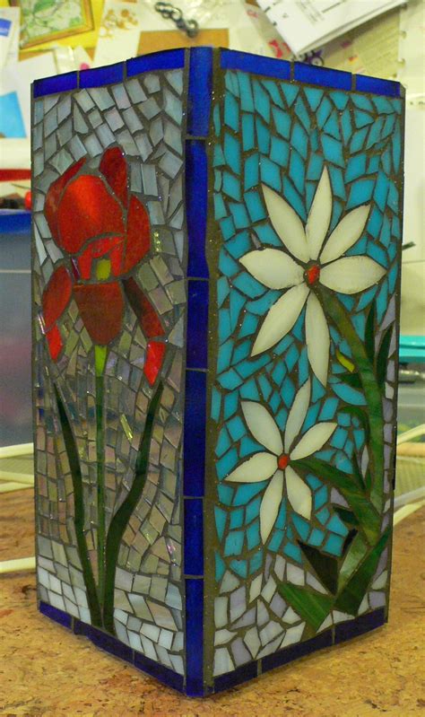 Pin de Fernanda Larrea en mosaics mosaïque mosaico | Mosaicos, Arte en vidrio, Vitrales