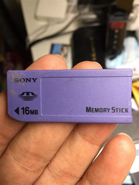 What am I suppose to do with this memory stick? : 90s