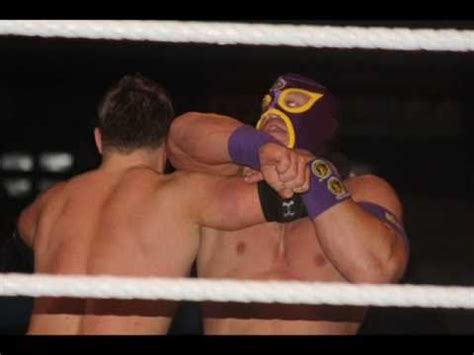 Juan Cena/John Cena wearing a mask in House show - YouTube