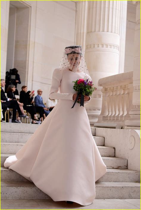 Margaret Qualley Walks in a Wedding Dress During Chanel Show in Paris ...