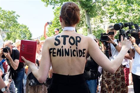 These Powerful Pictures Show Women At The Forefront Of Protests Around ...