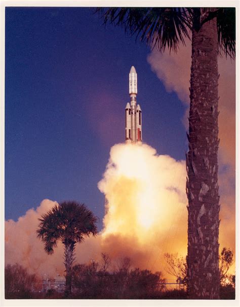 A History of NASA Rocket Launches in 25 High-Quality Photos » TwistedSifter