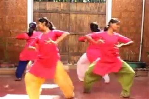 Bharatanatyam dancers give the ‘Friends’ theme song a classical twist