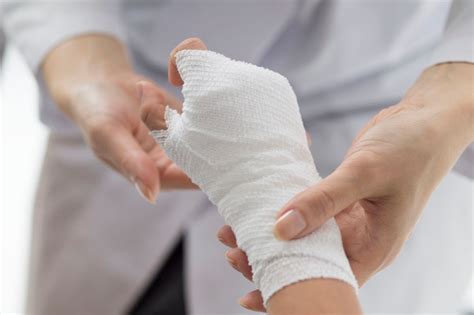 Hand Surgery: Treatment & Therapy to optimise your Recovery