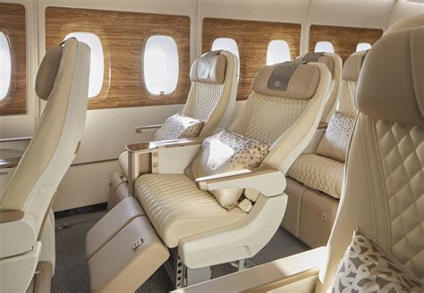 Emirates apresenta o seu novo A380 com a nova cabine Premium Economy - Kiosque da Aviação - O ...