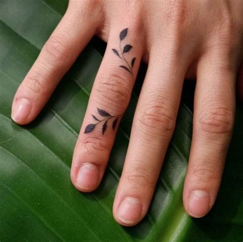 39 Tatuagens nos Dedos fantásticas - Página 5 de 8 - 123 Tatuagens | Tatuagem no dedo, Projetos ...