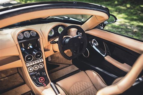 Noble M600 Interior