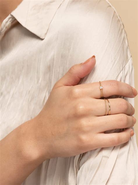 11 Minimalist Jewelry Brands For Simple Everyday Pieces - The Good Trade