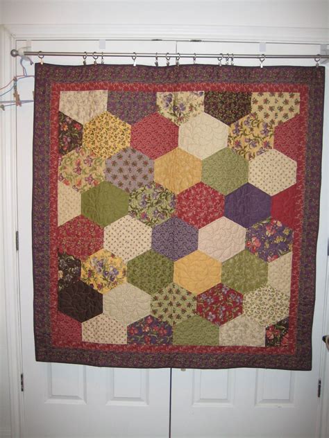 Hexagon Hip Hop/Audra's Iris Garden | Quilt patterns, Hexagon pattern, Mini quilts