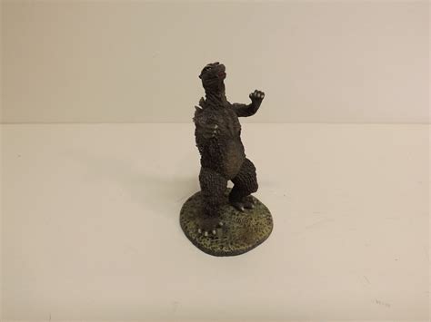 Godzilla 1955 X-Plus Godzilla Origins Resin Chess Piece Raids Again ...