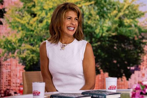 Hoda Kotb Offers Redo to Kelly Rowland After 'Today' Set Incident ...