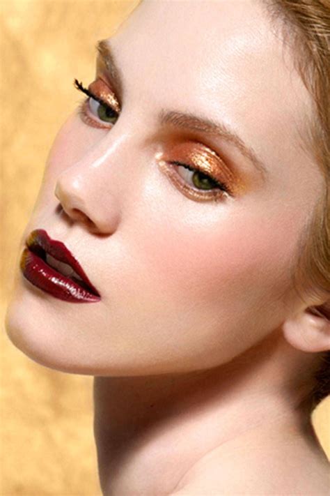 All That Glitters: How to Wear Gold Makeup | Hair makeup, Beautiful ...