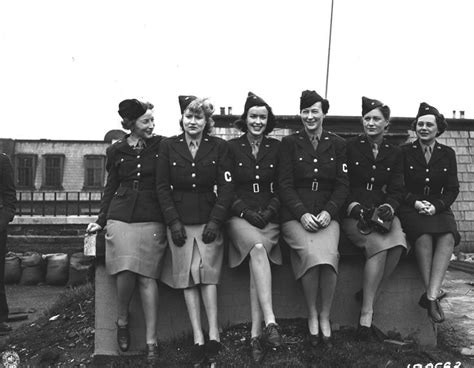 Women soilders | Wwii women, Women in history, Military women