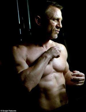 Daniel Craig Workout Revealed - How to Look Like James Bond