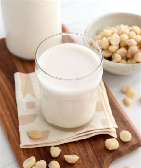 How to Make Macadamia Milk - Detoxinista