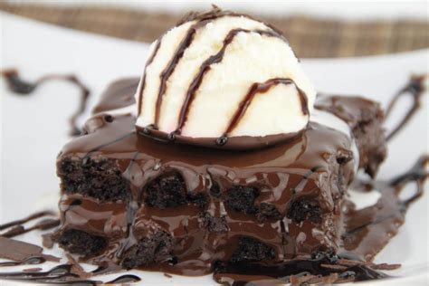 Brownie Ice Cream Dessert Recipe - Cuisinart.com