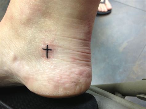 Pin by Aven Burton on Do it | Tiny cross tattoo, Cross tattoo, Tattoos