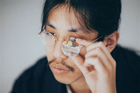 monocle is the world's smallest AR device that clips onto your glasses