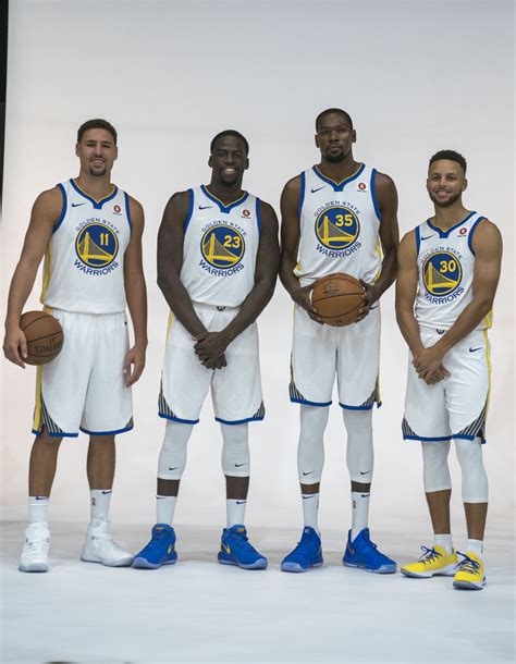14 best photos from the Golden State Warriors’ media day | For The Win