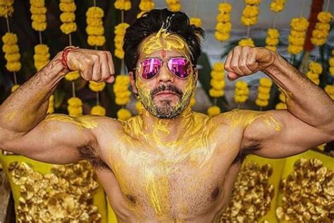 When Varun Dhawan Flexed His Muscles at Haldi Ceremony