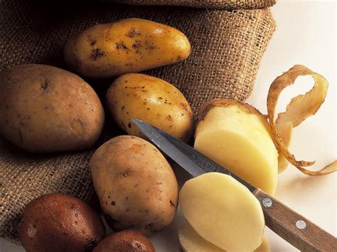 How to Peel Potatoes Without a Peeler