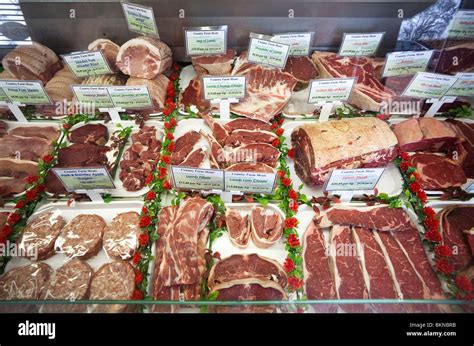 Butchers display hi-res stock photography and images - Alamy