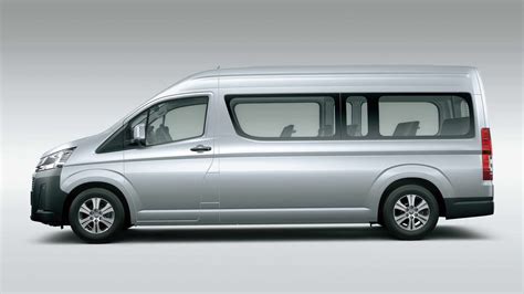 The new Toyota Hiace of the 5th family received a half-bonneted layout