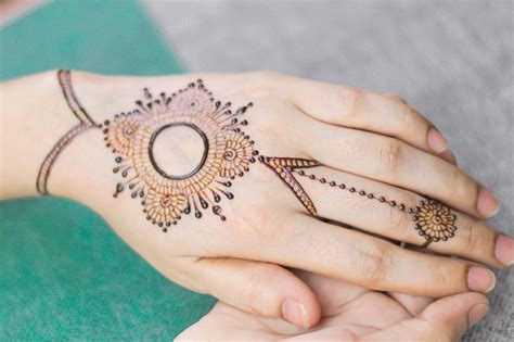 Top 999+ mehndi design 2018 latest images download free download – Amazing Collection mehndi ...