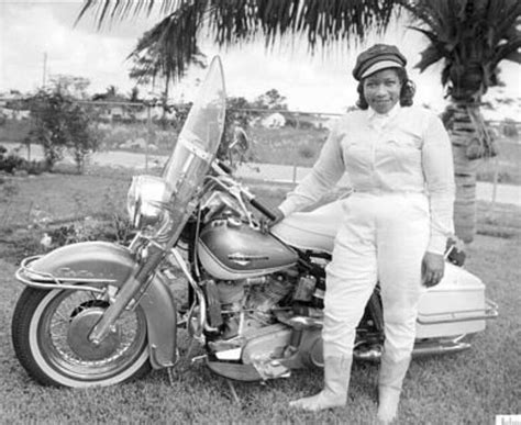 Black female Harley rider | Motorcycle women, Lady riders, Women