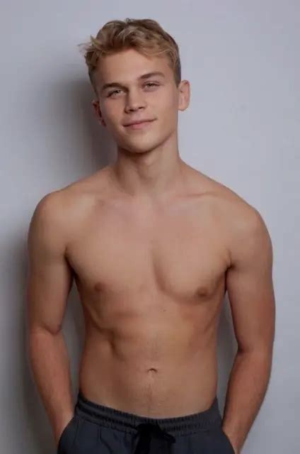 SHIRTLESS MALE MUSCULAR Blond College Hunk Bare Chest Jock PHOTO 4X6 E1611 EUR 3,93 - PicClick FR