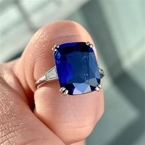 10 Reasons to Consider a Sapphire Engagement Ring | Jonathan's Fine Jewelers