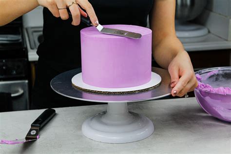 How to Frost a Cake Smoothly: Step-by-Step Tutorial & Video