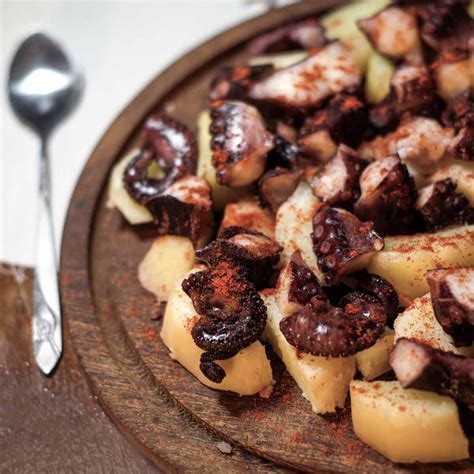 Pulpo a la Gallega - Traditional Spanish Recipe | 196 flavors