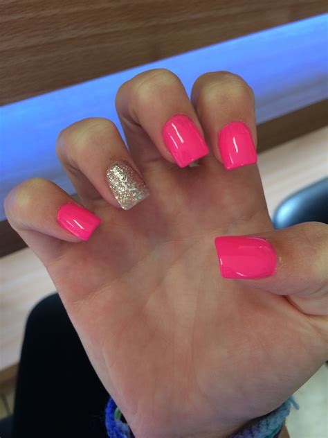 Hot pink glitter nails #pink #acrylic | Short square acrylic nails, Short acrylic nails designs ...