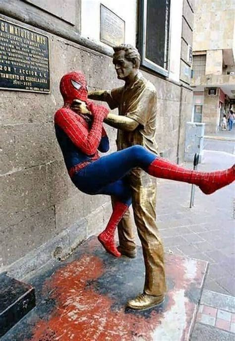 Funny sculptures - World is full of awesome People