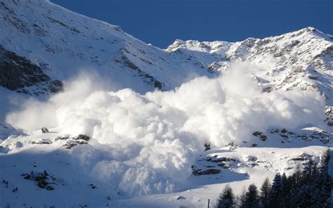 Avalanche meurtrière en France: trois morts dont deux lycéens