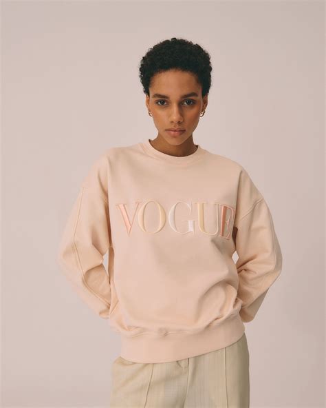 Sudadera VOGUE melocotón con logo arcoíris bordado | Vogue, Pantalones de chándal, Ropa