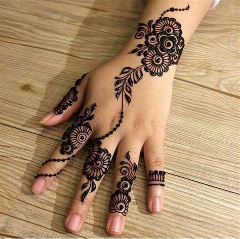 💕Follow me🍁 ᴬᵛᴵ ᴷᵁᴺᴬᴸ💕 ️Mehandi Design (Heena) 🏻~AviNvya... ️ | Henna tattoo designs hand ...