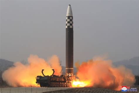 N Korea claims successful launch of 'monster missile' Hwasong-17 - BBC News