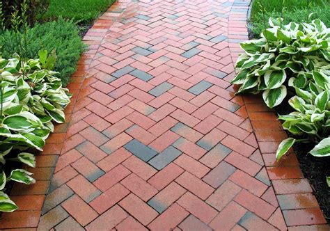 How to Lay a Brick Walkway