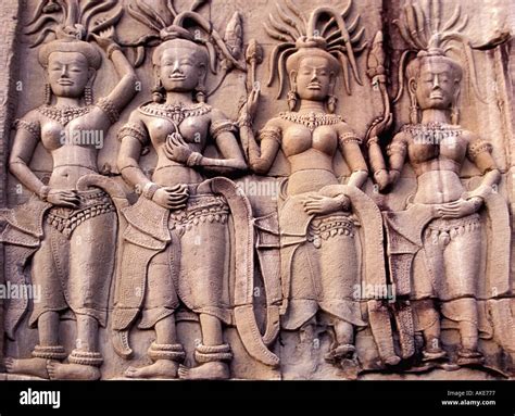 Cambodia Angkor Wat detail sculptures of Khmer women Stock Photo: 1304438 - Alamy