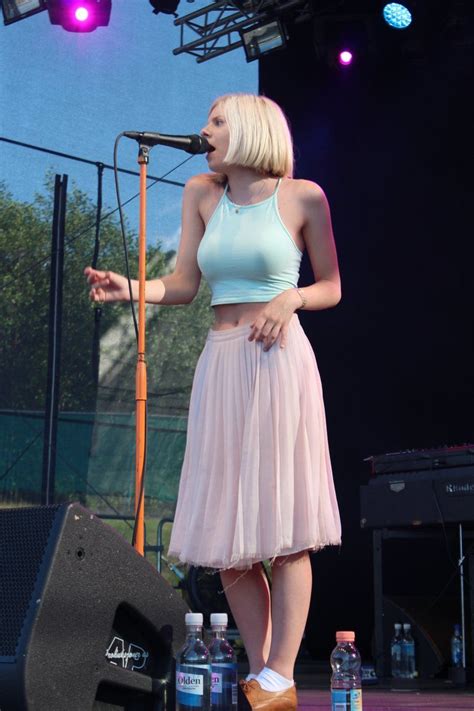 Mods are asleep, upvote actual aurora. : r/auroramusic