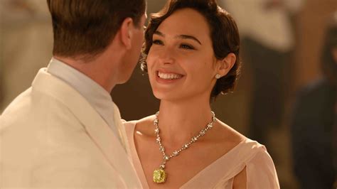 Death on the Nile: The Story Behind Gal Gadot’s Yellow Diamond Tiffany Necklace - Only Natural ...