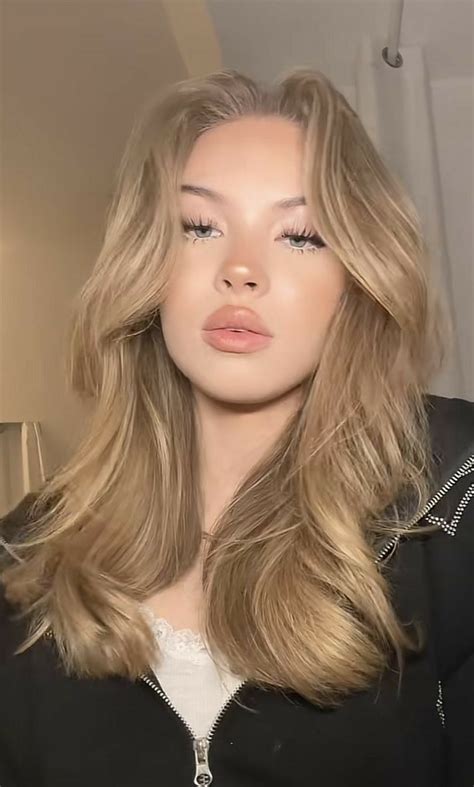 Veja o site abaixo 🛒 Cool Toned Blonde Hair, Neutral Blonde Hair, Dyed Blonde Hair, Shades Of ...