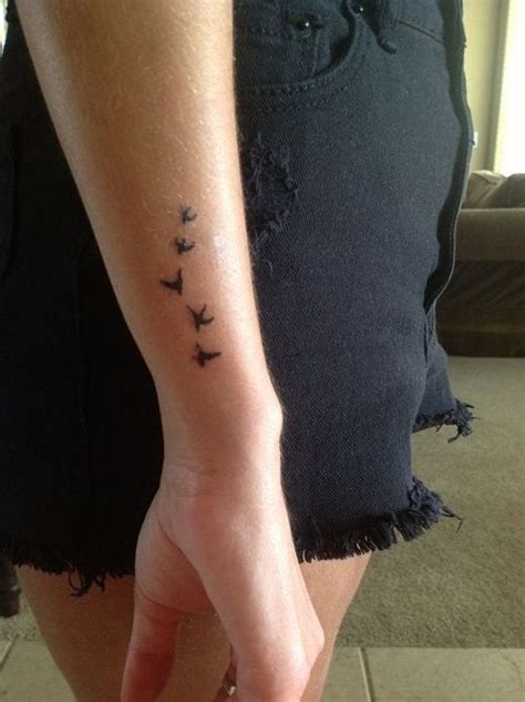 61 Small Dove Tattoos and Designs with Images | Bird tattoos for women, Trendy tattoos, Bird ...