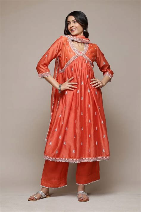 Karva Chauth Outfits To Shop From Online Sale! - ShaadiWish