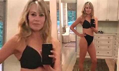 Melanie Griffith shows off toned figure in Instagram photo