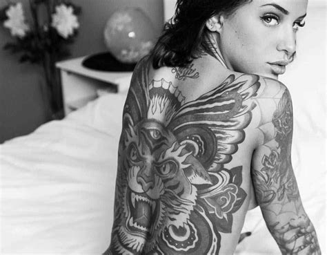 Charming Laurence Bédard | Tattoo models | iNKPPL