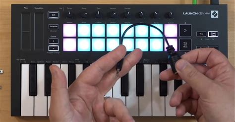 Novation LaunchKey MINI MK3 Review & Demo – Synthtopia