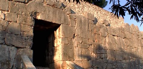 Italy's Mysterious Mycenaean-Like Cyclopean Walls - GreekReporter.com